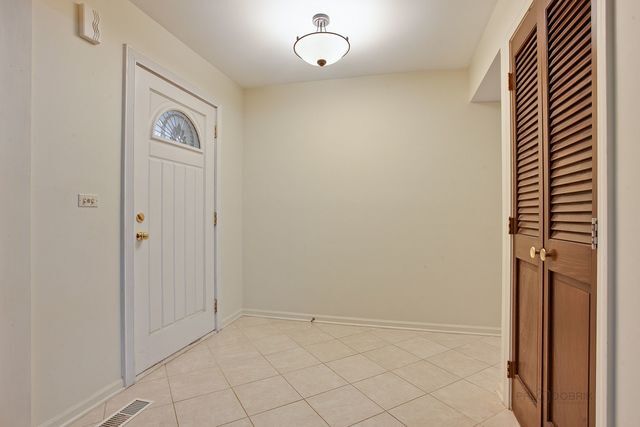 Building Photo - 890 Stonebridge Ln