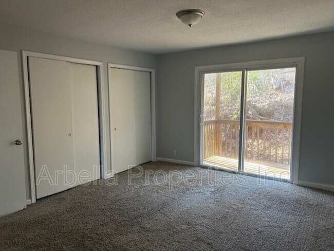 Building Photo - 103 Angeline Dr