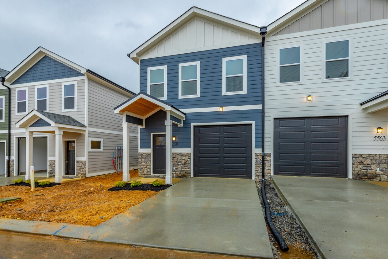 Primary Photo - 5547 Stream Ln