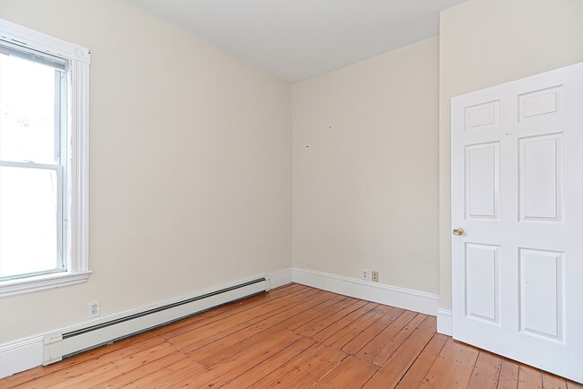 Building Photo - 109 Beacon St