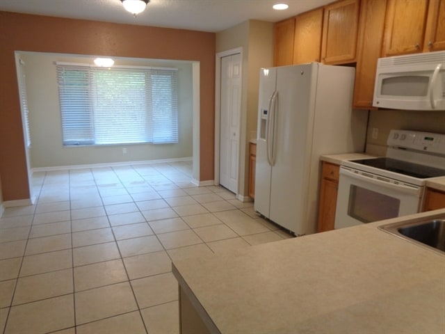 Building Photo - 7742 Citrus Blossom Dr