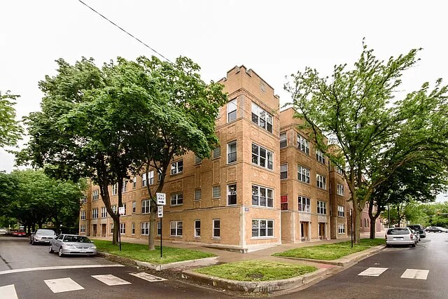Building Photo - 4100 N Hamlin Ave