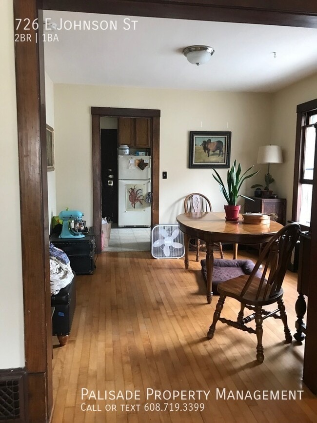 Building Photo - 726 E Johnson St