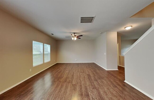 Building Photo - Home For Rent