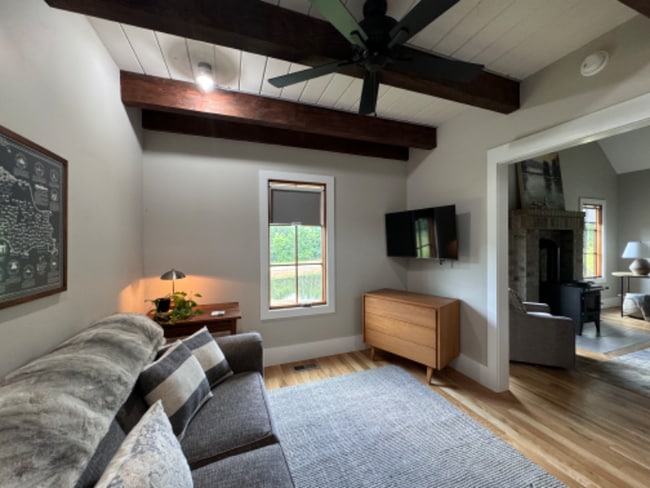 Photo - 5220 State Park Rd House