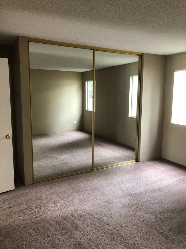 Vale Terrace Apartments Apartments Vista, CA