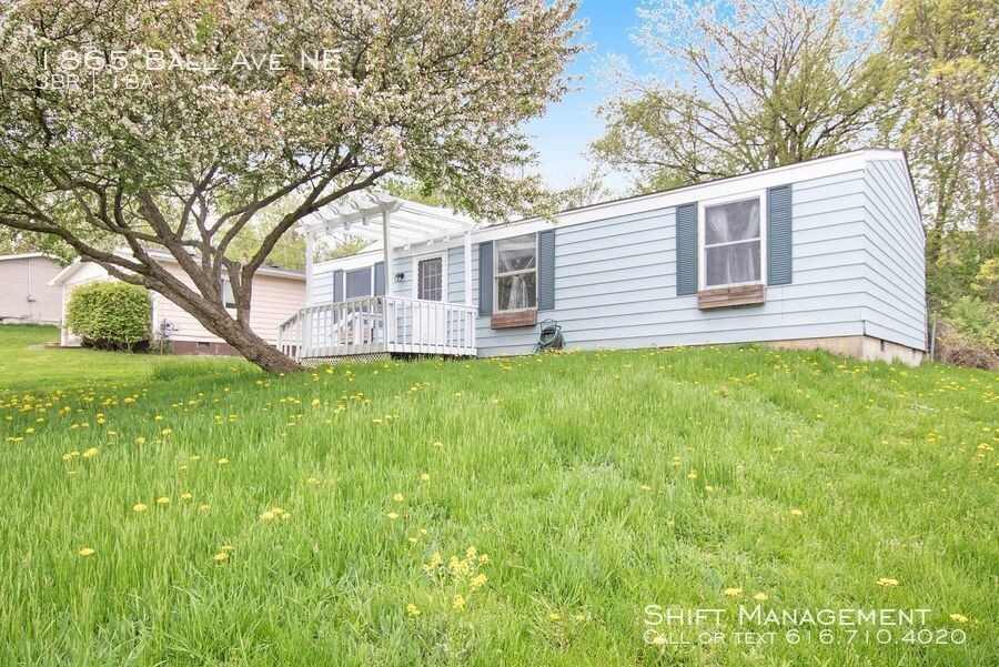 1865 Ball Ave NE, Grand Rapids, MI 49505 Room for Rent in Grand