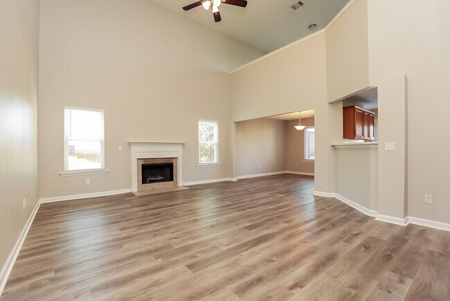 Building Photo - 628 Holland Ridge Dr