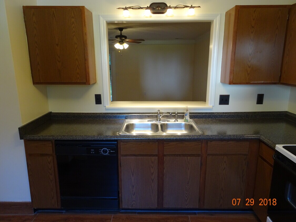 Foto principal - 4251 Logan Way