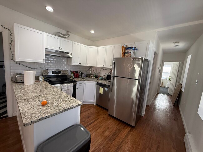 Building Photo - 24 Saint Cyprians Pl