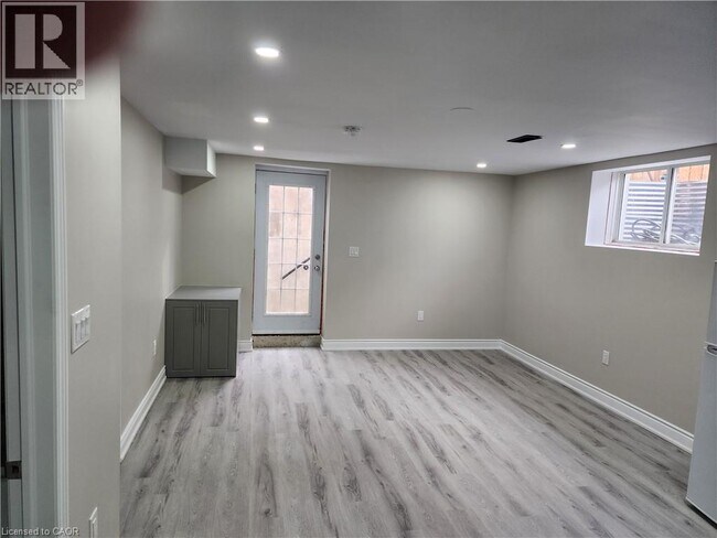 Building Photo - 400 Wild Calla St