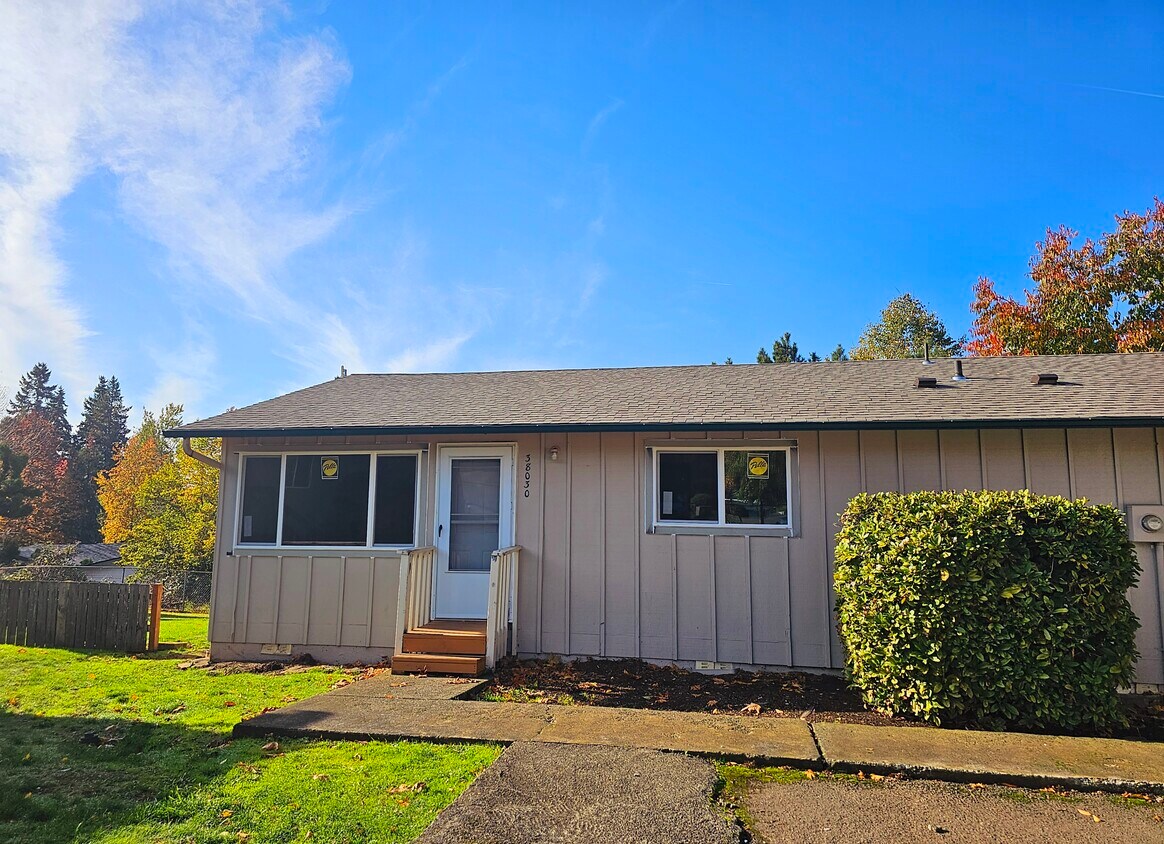38030 Nettie Dr Unit B, Sandy, OR 97055 Apartments in Sandy