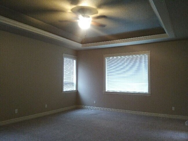 Building Photo - TC021 - Silverton