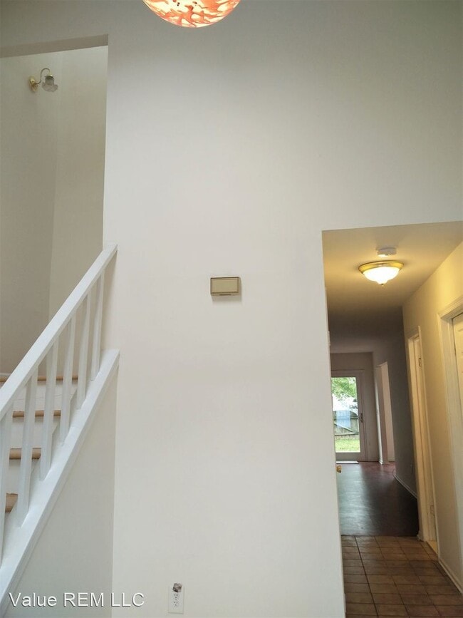 Building Photo - 3 br, 2.5 bath House - 11 SAFFRON DRIVE