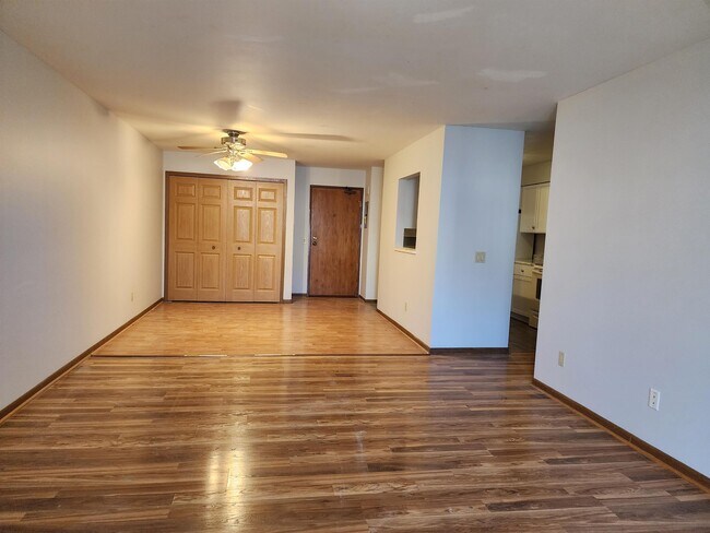Building Photo - 1148 Morraine View Dr