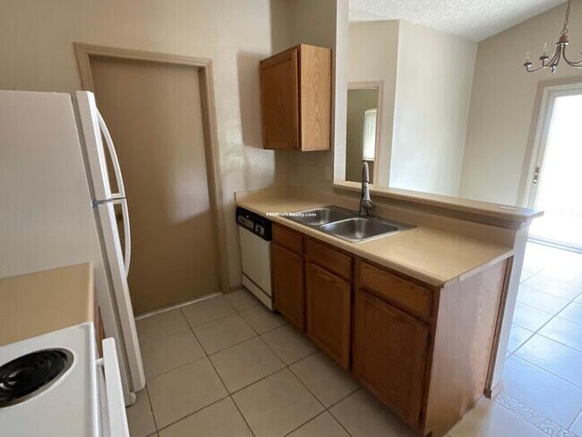 Building Photo - 3451 Ridge Country
