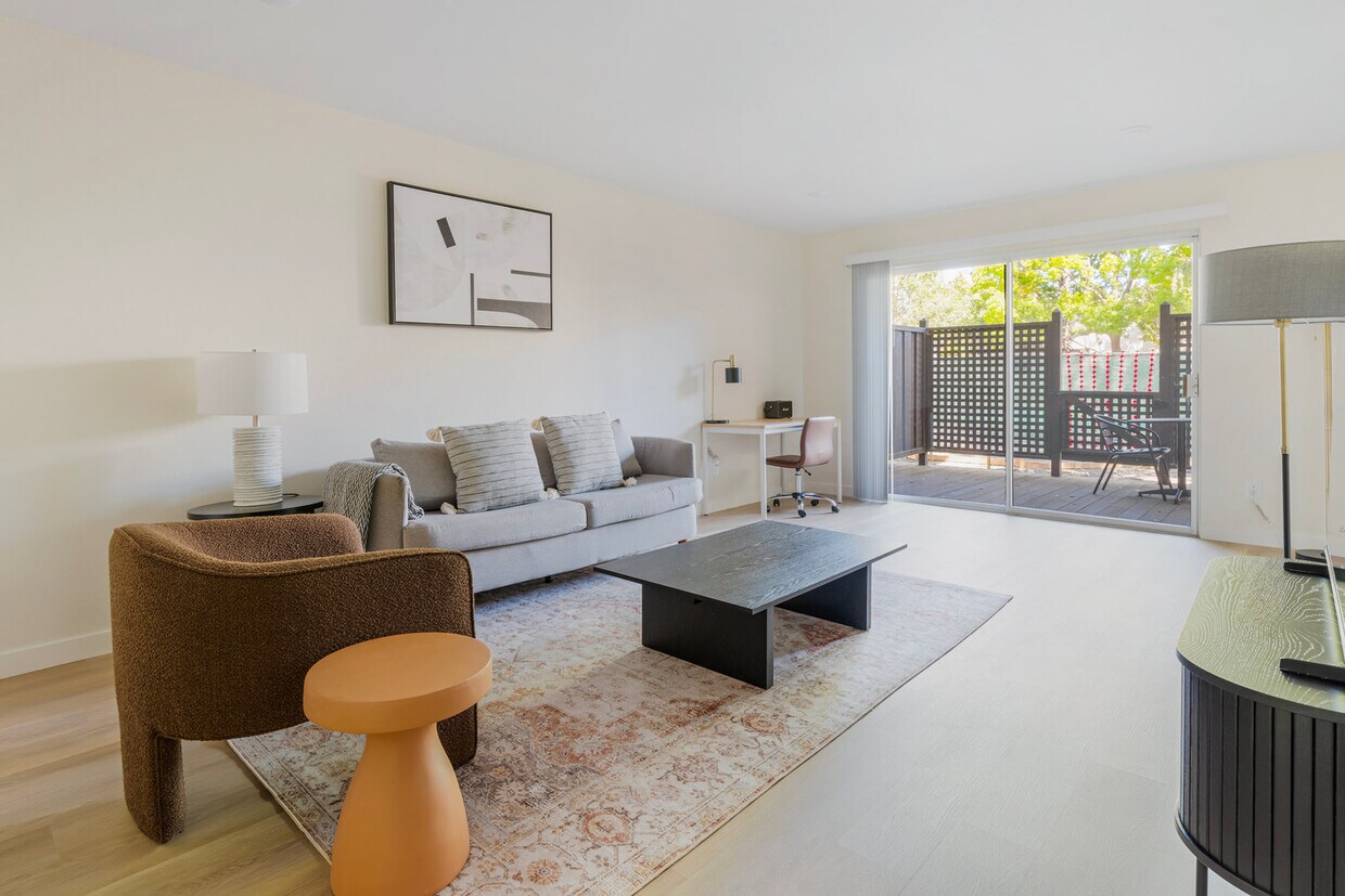 Foto principal - 2721 Midtown Ct