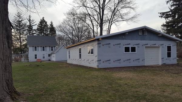 Building Photo - 324 Lakeside Rd