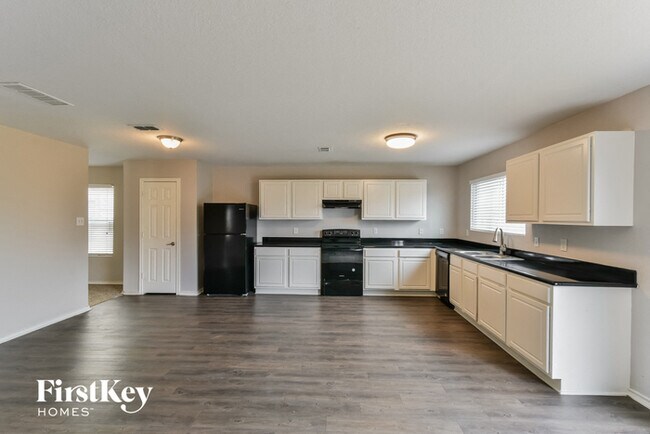 Building Photo - 7711 Caballo Canyon