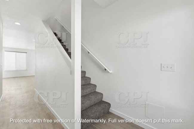 Building Photo - 5618 Finch Dr