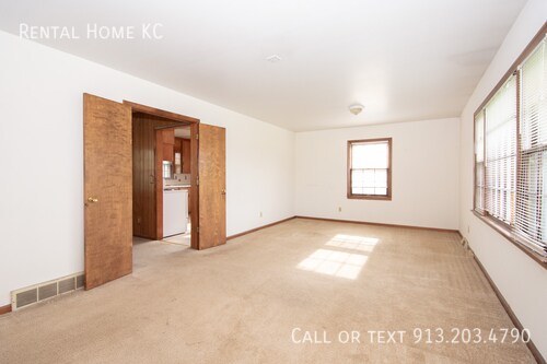 Foto del edificio - 23250 W 75th St