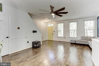 Building Photo - 9197 Carriage House Ln