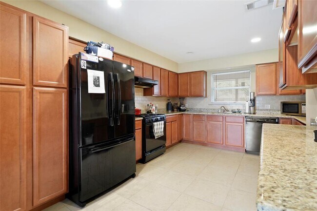 Building Photo - 9825 Pine Lake Dr