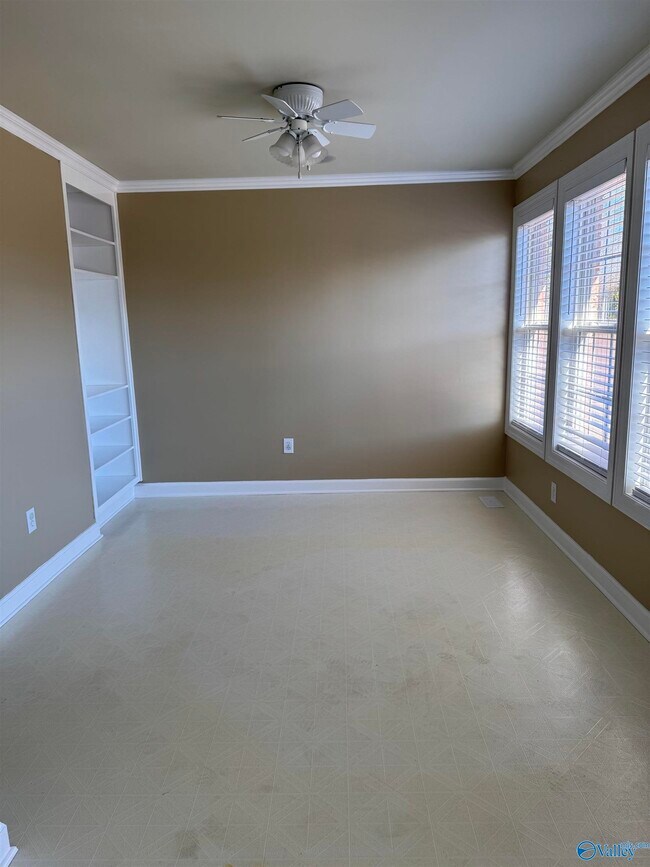 Foto del edificio - 101 Willowmere Cir