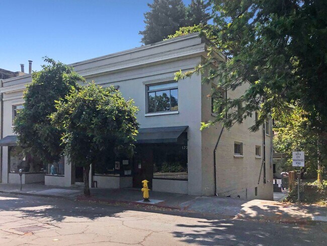 Building Photo - 2 br, 1 bath House - 169 Throckmorton Unit 1