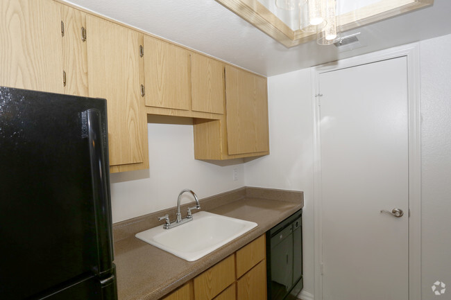 Kitchen - Windsprings Apartments