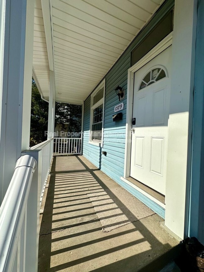 Photo - 1379 Paulson Ave House