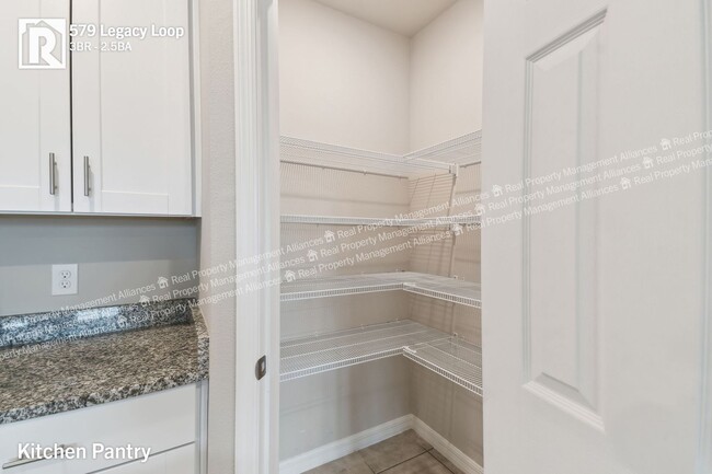 Foto del edificio - 579 Legacy Lp