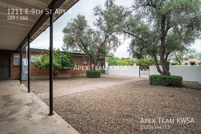 Foto del edificio - 1211 E 9th St