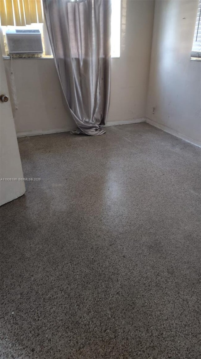 Building Photo - 1940 NE 2nd Terrace