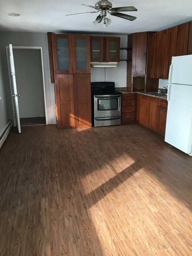 Spacious Kitchen - 604 White St SW