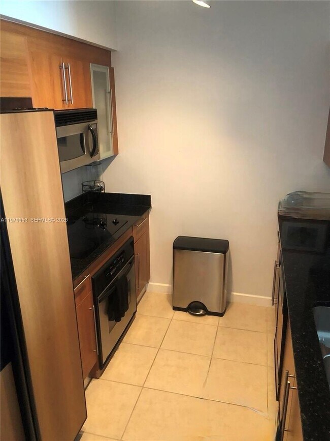 Foto del edificio - 325 S Biscayne Blvd