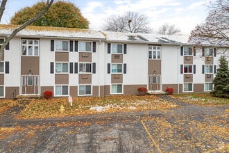 Building Photo - Wedgewood West