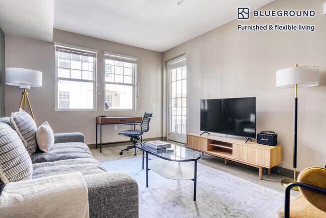 Foto del edificio - 920 Bayswater Ave