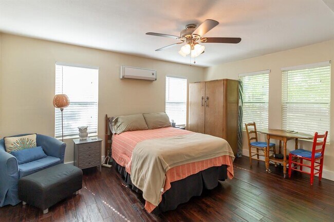 Foto del edificio - 1907 College Row