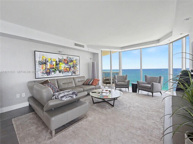 Foto del edificio - 17555 Collins Ave