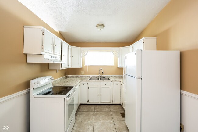 Building Photo - 5934 Parterra Dr