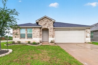 Building Photo - 21414 Hartford Hollow Ln