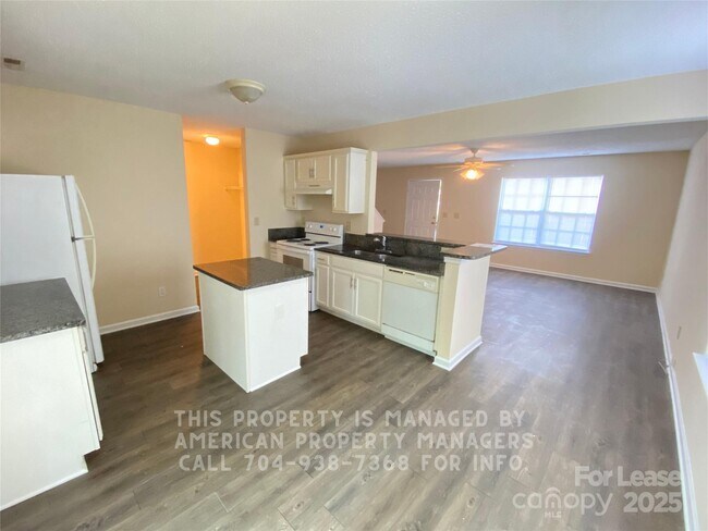 Foto del edificio - 3040 Champion Ln SW