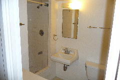 Building Photo - Waikiki Parkway 2/1/1 renovated, laundry