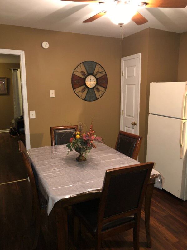 Primary Photo - 831 Brickwood Ct