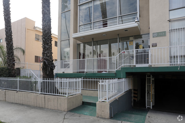 Building Photo - 961 Elden Ave