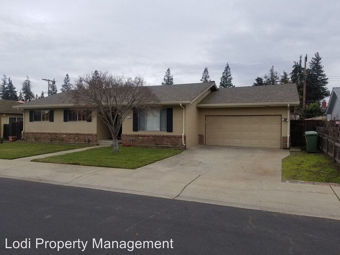 Primary Photo - 3 br, 2 bath House - 1123 Devine Drive