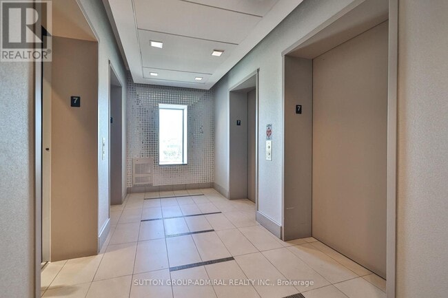 Photo du bâtiment - 2885 Bayview Ave