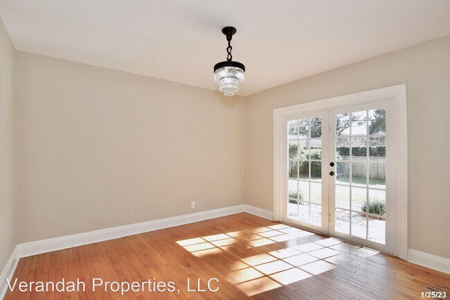 Building Photo - 3 br, 1 bath House - 520 W Harvard St