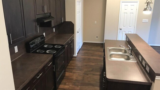 Building Photo - 8639 Valley Gold Ct